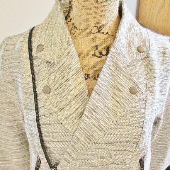 NWT Minkpink Silver Fox Motorcycle Style Jacket, Faux Leather Accents, Small - Picture 4 of 14